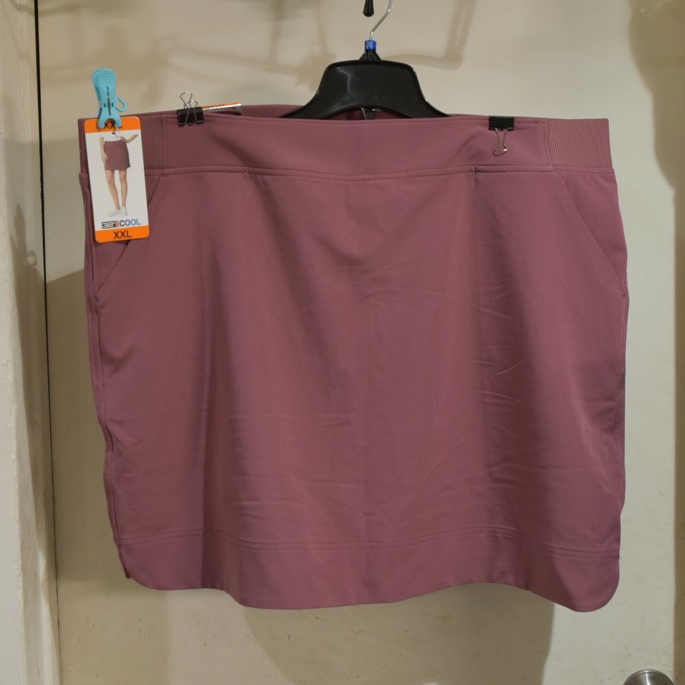 32 Degrees Ladies’ Skort XXL PINK AND GREEN. Price‎ is for 2.